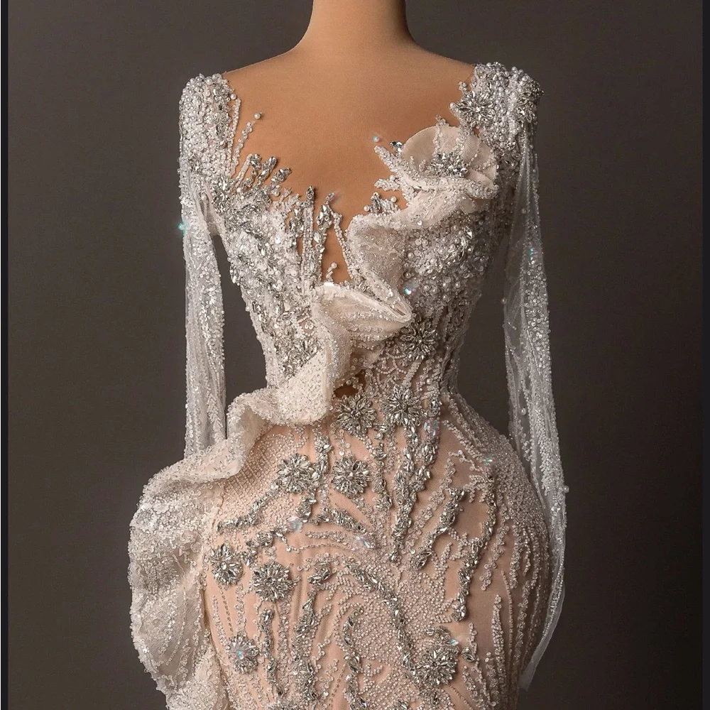 Exquisite Cream Lace Bridal Dress - Picture 3 of 6
